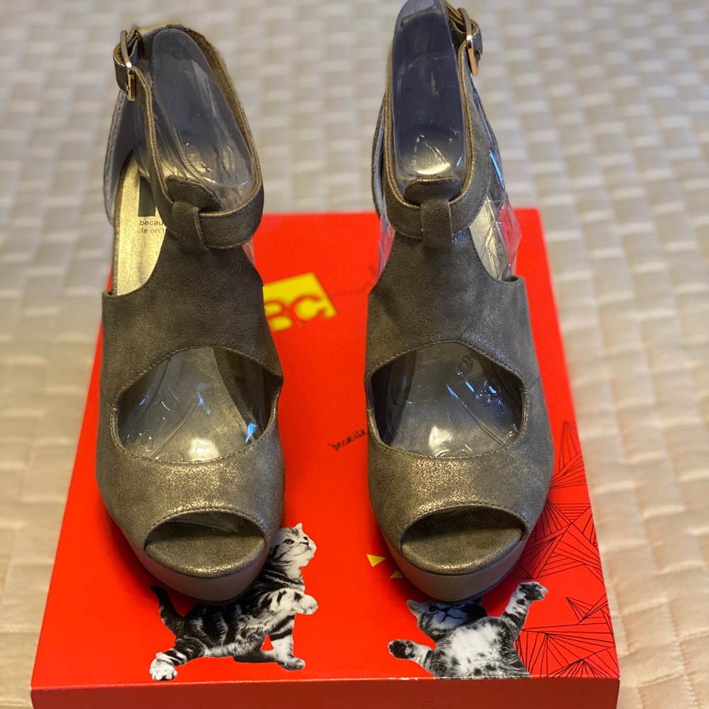 BC footwear pewter platform sandals